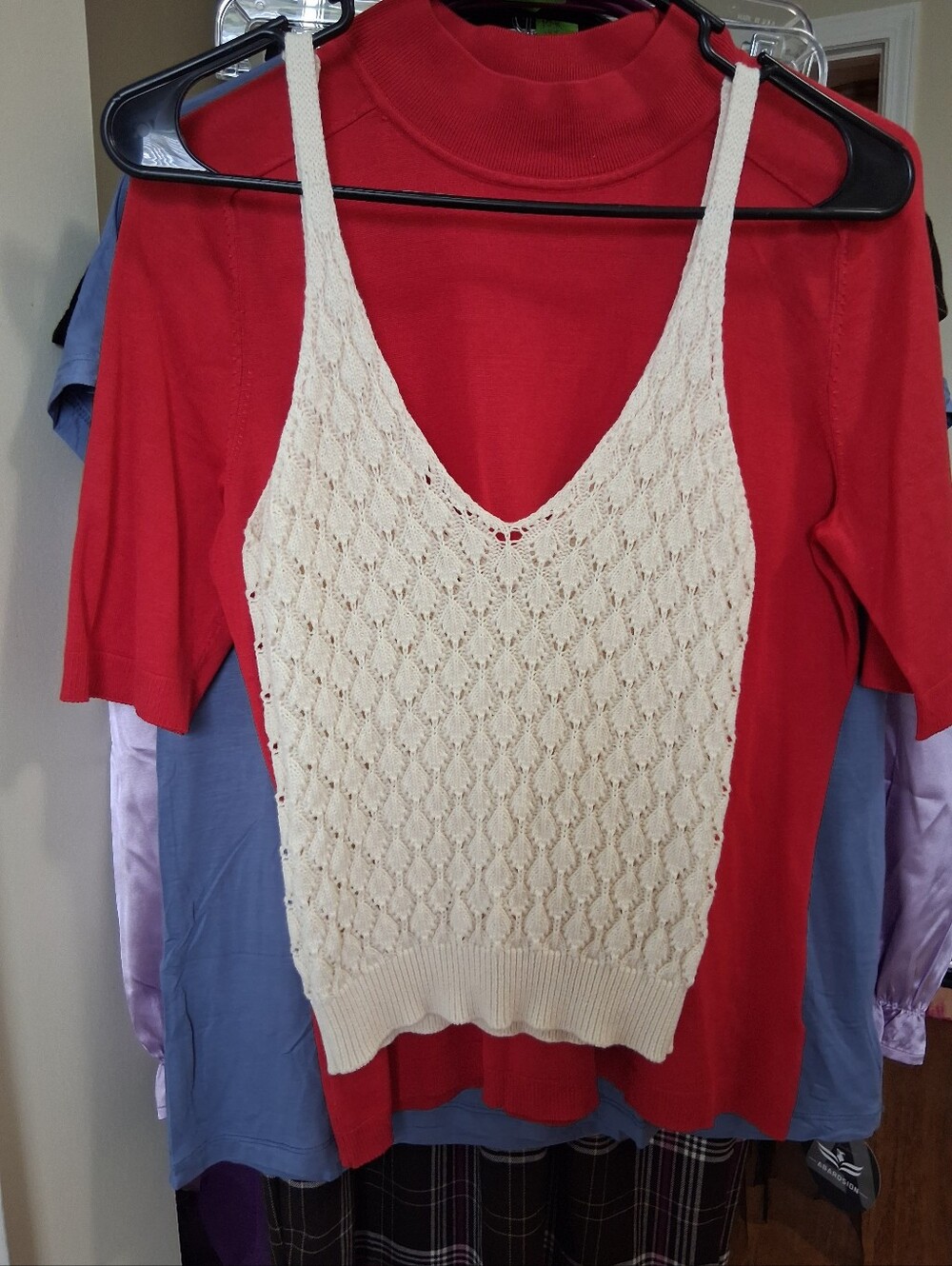 Cream Knit V‑Neck Sleeveless Tank Top